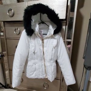 Candie's White puffer jacket